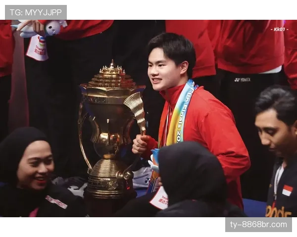 梁伟铿训练完直接打车去喝三百块一杯的咖啡？